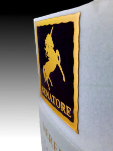 La stampa a caldo è una tecnica antica inventata nel lontano 1892 da Ernest Oeser